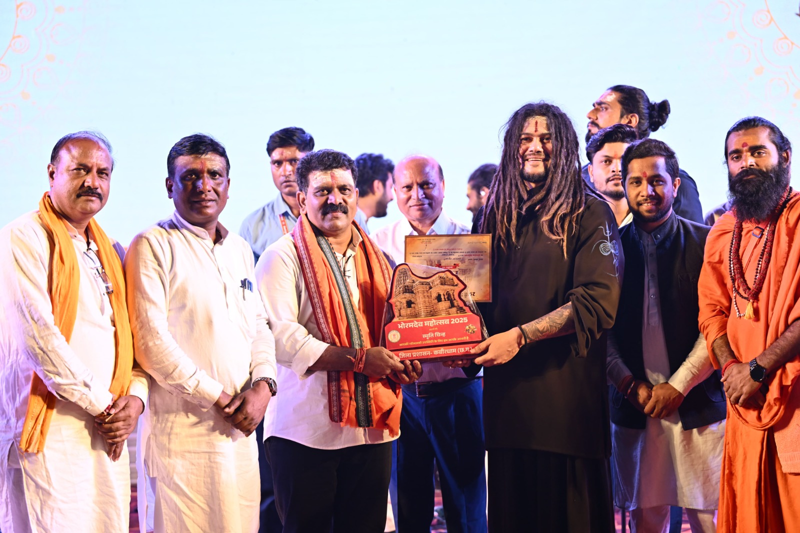 ऐसा डमरू बजाया भोले नाथ रे…….. सारा कैलाश पर्वत मगन हो गया…… भजन ने भक्तों के दिलों में श्रद्धा और आस्था रम गया